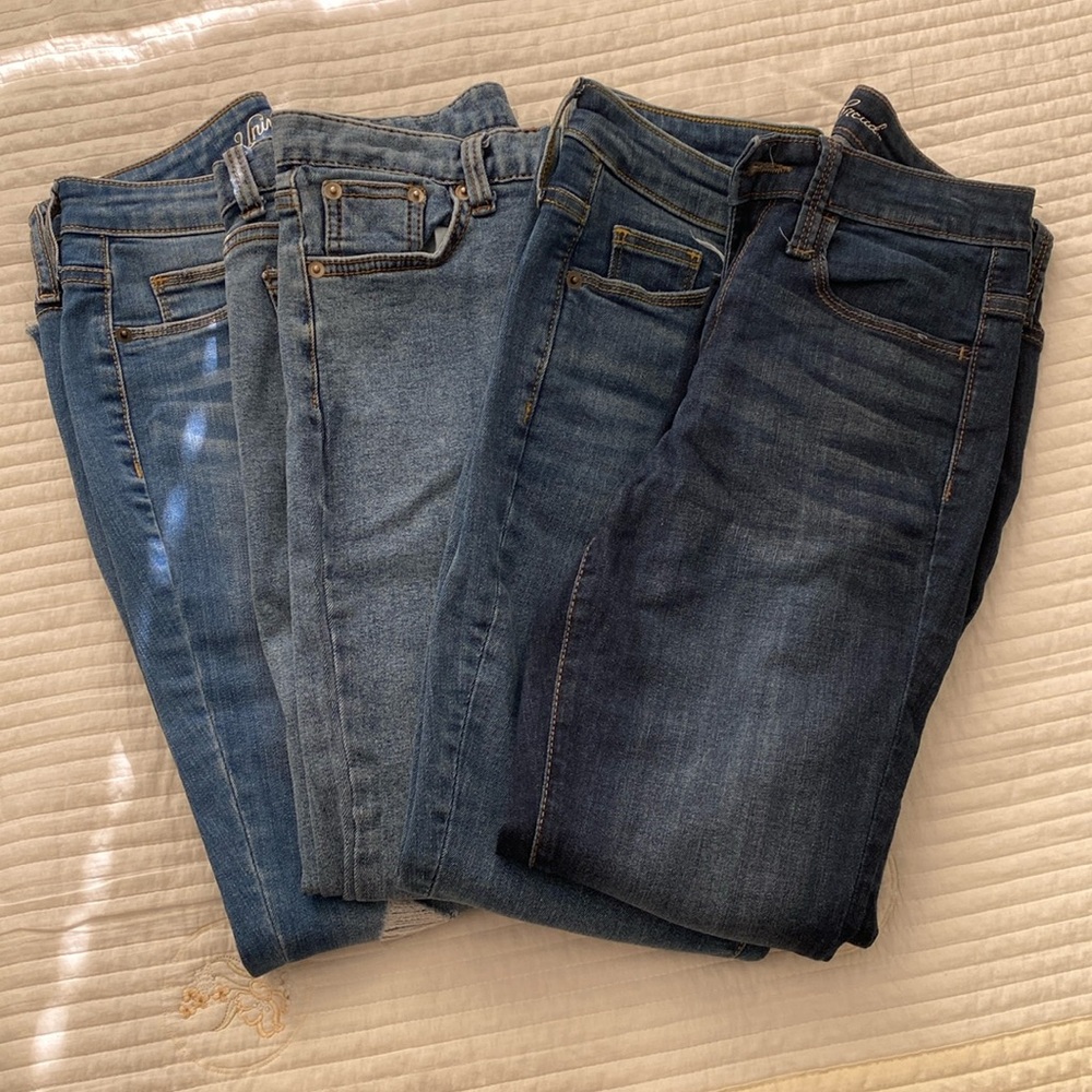 4 Skinny Jeans (Ripped Torn Look)